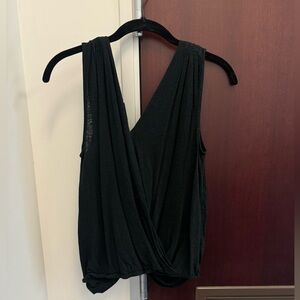 Women’s black flowy top